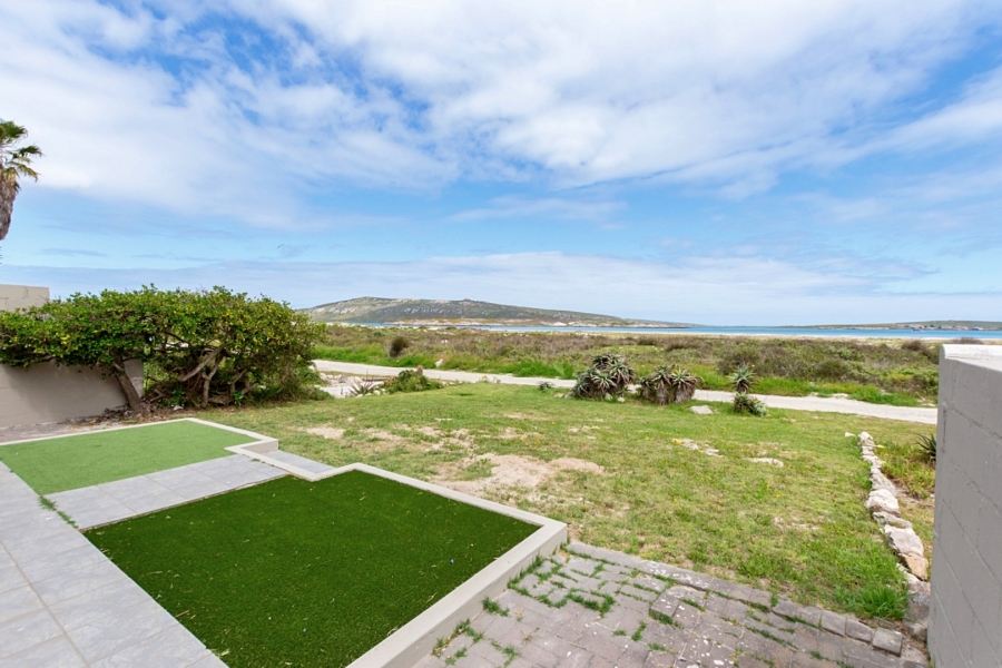 4 Bedroom Property for Sale in Middedorp Western Cape